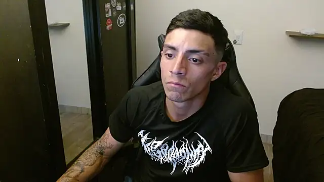 Snapshot of kv___xxx_ chatting on April 2026 09:41:02 PM kv xxx online show from April 2026 09:41:02 PM