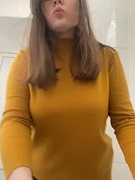 Snapshot of Topvi_ chatting on December 2024 11:02:01 AM Topvi online show from December 2024 11:02:01 AM