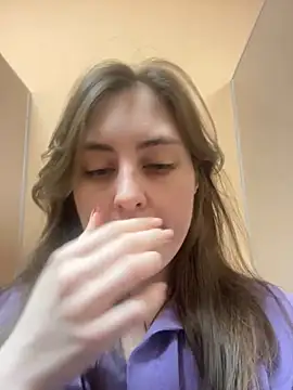 Snapshot of Topvi_ chatting on January 2025 10:39:02 AM Topvi online show from January 2025 10:39:02 AM