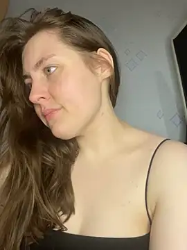 Snapshot of Topvi_ chatting on February 2025 07:43:02 PM Topvi online show from February 2025 07:43:02 PM