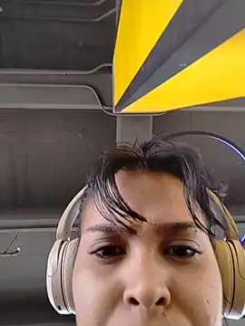 Snapshot of AlessiaVal_ chatting on May 2026 05:19:02 PM AlessiaVal online show from May 2026 05:19:02 PM