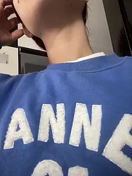 HannaRhodes online show from January 2025 12:37:01 PM