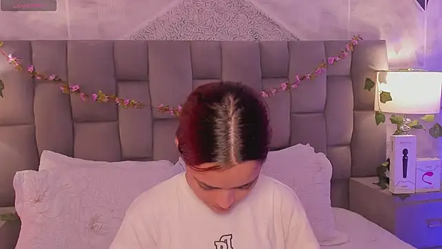 HannaRhodes online show from February 2025 02:00:02 PM