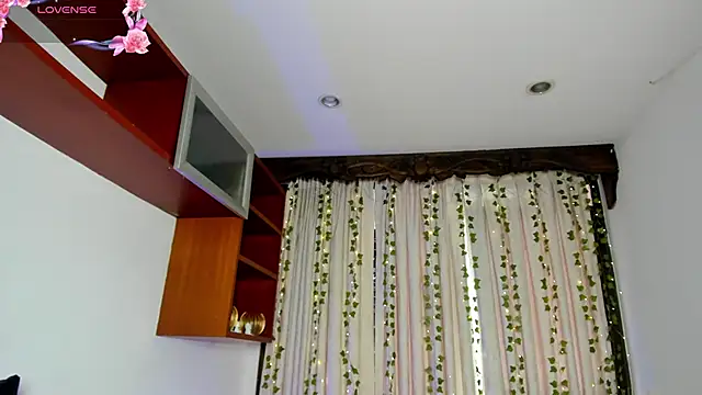 HannaRhodes online show from November 2025 03:05:02 PM