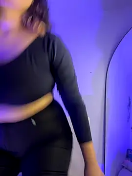 MadelineBenet online show from November 2025 10:19:02 PM