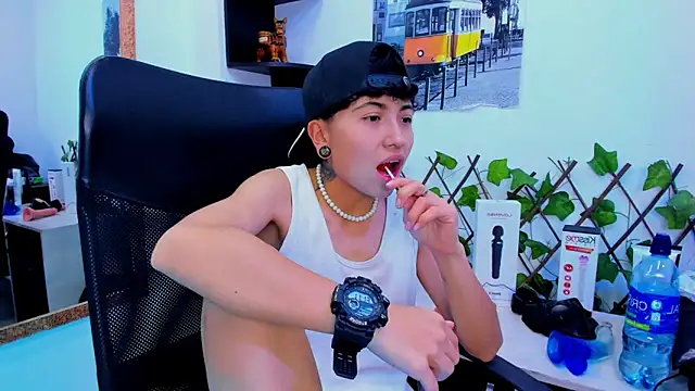 Snapshot of Im_Mathias chatting on November 2025 04:07:02 PM Im Mathias online show from November 2025 04:07:02 PM