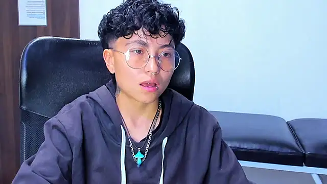 Snapshot of Im_Mathias chatting on February 2026 02:42:01 AM Im Mathias online show from February 2026 02:42:01 AM