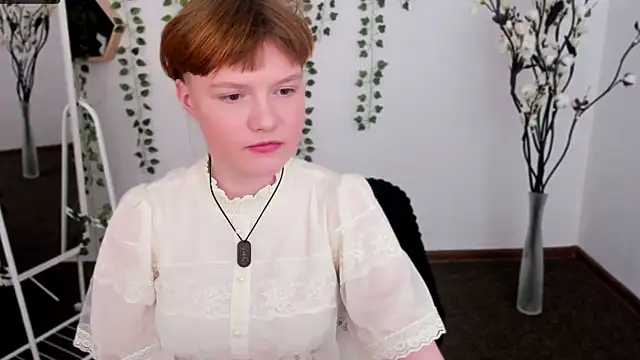 DreamyLuna online show from January 2025 12:25:01 AM