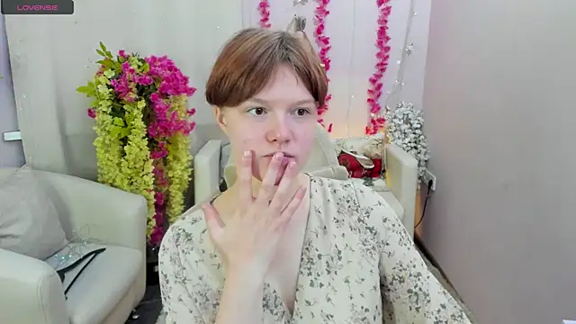 DreamyLuna online show from September 2025 08:03:01 PM