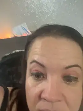 theyluvvus76 online show from February 2026 10:25:02 PM