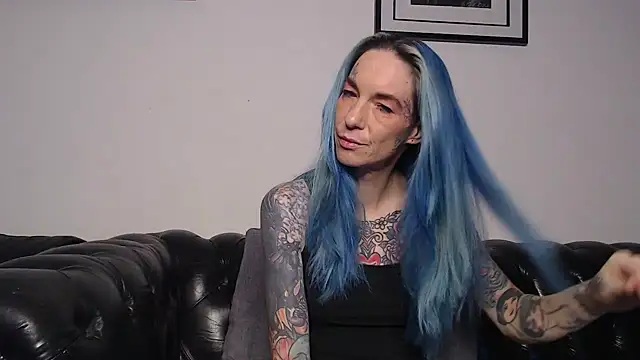 Snapshot of RavenryderUK chatting on December 2024 09:44:01 PM RavenryderUK online show from December 2024 09:44:01 PM