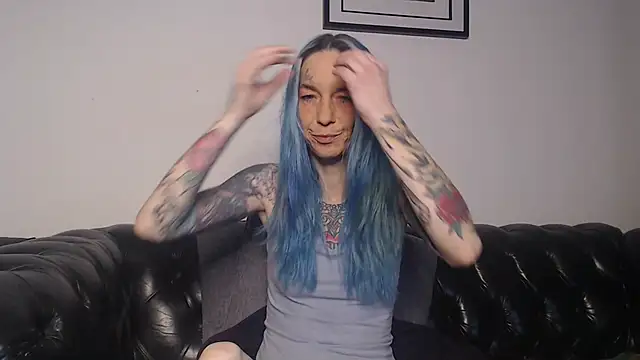 Snapshot of RavenryderUK chatting on December 2024 08:58:02 PM RavenryderUK online show from December 2024 08:58:02 PM