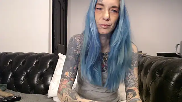 Snapshot of RavenryderUK chatting on December 2024 09:04:02 PM RavenryderUK online show from December 2024 09:04:02 PM