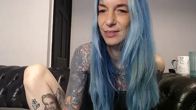 Snapshot of RavenryderUK chatting on December 2024 02:13:01 AM RavenryderUK online show from December 2024 02:13:01 AM