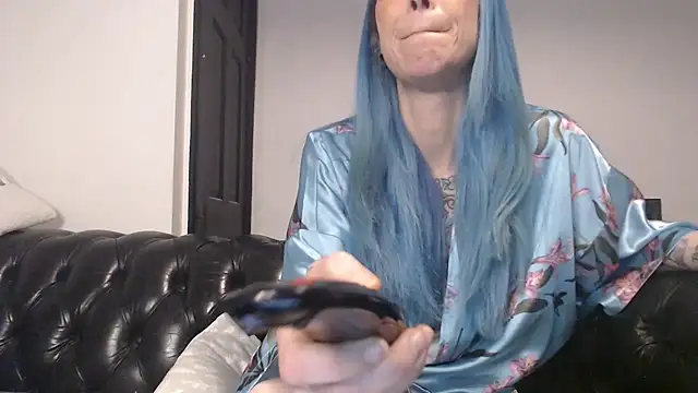 Snapshot of RavenryderUK chatting on January 2025 09:15:02 PM RavenryderUK online show from January 2025 09:15:02 PM