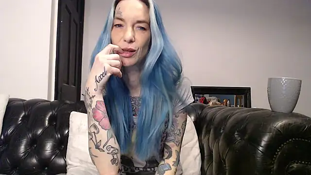 Snapshot of RavenryderUK chatting on January 2025 09:55:02 PM RavenryderUK online show from January 2025 09:55:02 PM