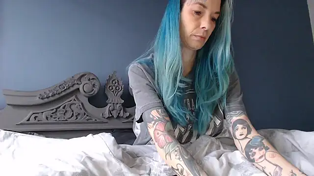 Snapshot of RavenryderUK chatting on January 2025 10:45:01 AM RavenryderUK online show from January 2025 10:45:01 AM