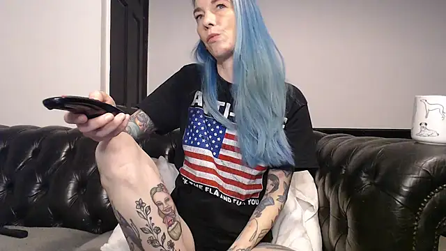 Snapshot of RavenryderUK chatting on January 2025 09:39:02 PM RavenryderUK online show from January 2025 09:39:02 PM