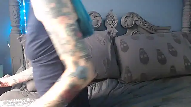 Snapshot of RavenryderUK chatting on September 2025 10:17:01 AM RavenryderUK online show from September 2025 10:17:01 AM