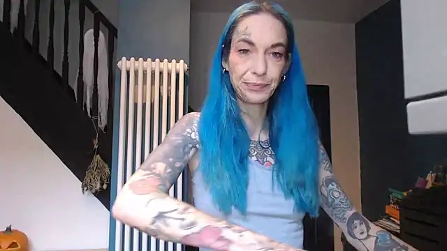 Snapshot of RavenryderUK chatting on October 2025 08:26:02 AM RavenryderUK online show from October 2025 08:26:02 AM