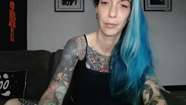 Snapshot of RavenryderUK chatting on October 2025 11:31:01 PM RavenryderUK online show from October 2025 11:31:01 PM