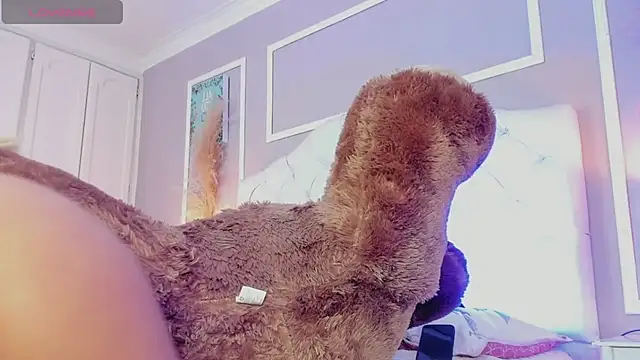 Snapshot of scarlet_hill chatting on December 2024 04:46:02 PM scarlet hill online show from December 2024 04:46:02 PM