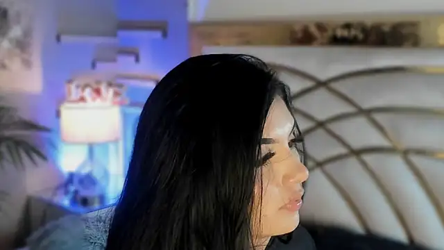 Snapshot of scarlet_hill chatting on January 2025 05:45:02 AM scarlet hill online show from January 2025 05:45:02 AM