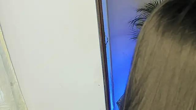 Snapshot of scarlet_hill chatting on January 2025 01:19:01 AM scarlet hill online show from January 2025 01:19:01 AM