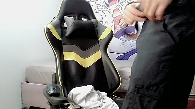 Snapshot of johnny_cagee chatting on December 2024 10:28:02 AM johnny cagee online show from December 2024 10:28:02 AM