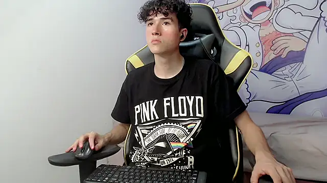 Snapshot of johnny_cagee chatting on January 2025 06:56:01 AM johnny cagee online show from January 2025 06:56:01 AM