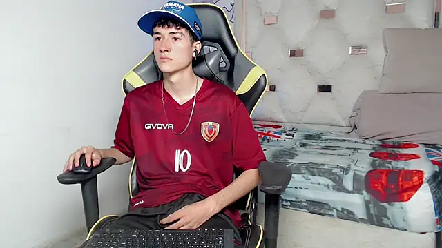 Snapshot of johnny_cagee chatting on September 2025 07:30:01 AM johnny cagee online show from September 2025 07:30:01 AM