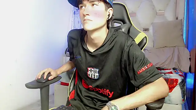 Snapshot of johnny_cagee chatting on September 2025 04:50:02 AM johnny cagee online show from September 2025 04:50:02 AM