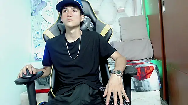 Snapshot of johnny_cagee chatting on October 2025 06:33:01 AM johnny cagee online show from October 2025 06:33:01 AM