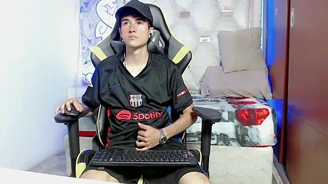 Snapshot of johnny_cagee chatting on October 2025 04:10:02 AM johnny cagee online show from October 2025 04:10:02 AM