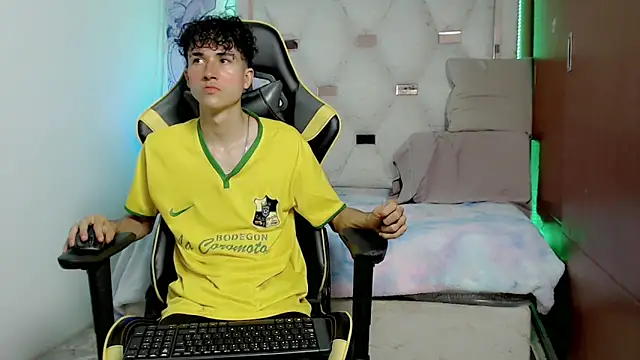 Snapshot of johnny_cagee chatting on October 2025 05:30:02 AM johnny cagee online show from October 2025 05:30:02 AM