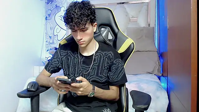 Snapshot of johnny_cagee chatting on October 2025 03:56:02 AM johnny cagee online show from October 2025 03:56:02 AM