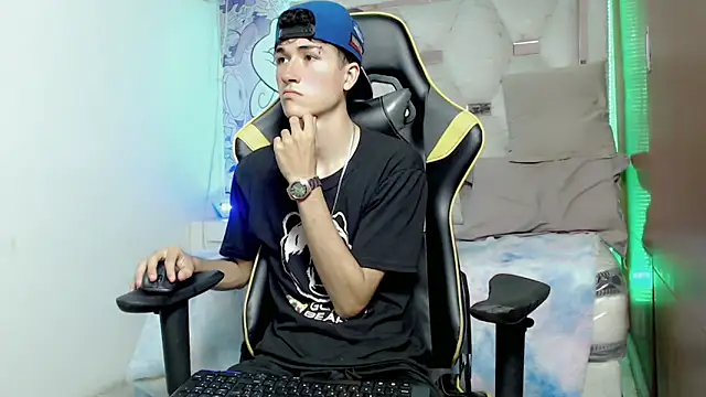 Snapshot of johnny_cagee chatting on October 2025 03:51:02 AM johnny cagee online show from October 2025 03:51:02 AM