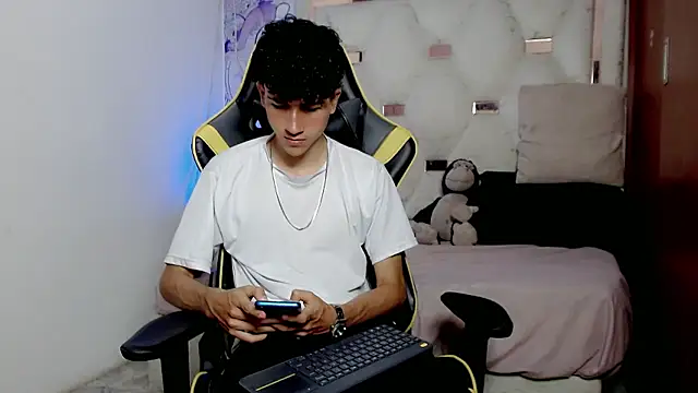 Snapshot of johnny_cagee chatting on January 2026 04:15:01 AM johnny cagee online show from January 2026 04:15:01 AM