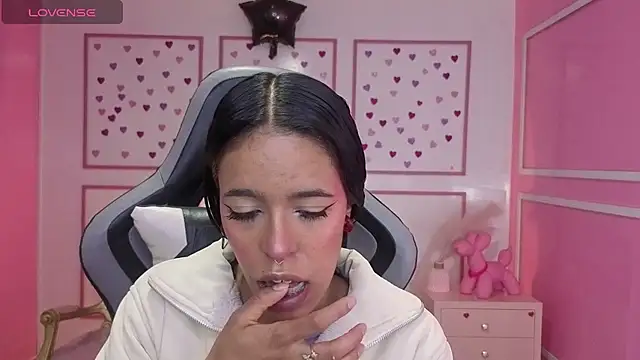 Snapshot of stephania_t chatting on November 2025 12:45:02 PM stephania t online show from November 2025 12:45:02 PM