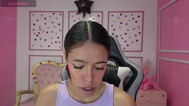 Snapshot of stephania_t chatting on November 2025 12:33:01 PM stephania t online show from November 2025 12:33:01 PM