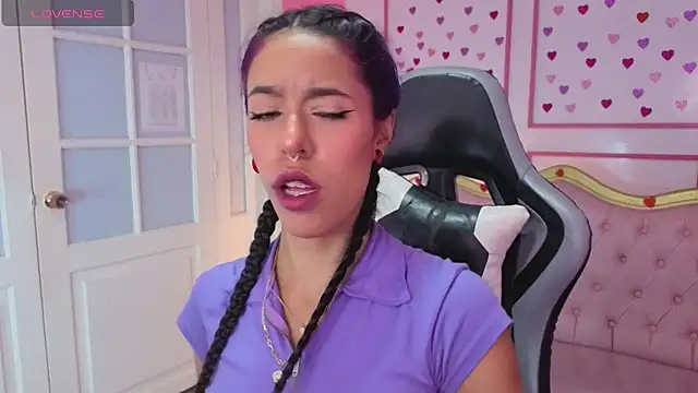 Snapshot of stephania_t chatting on December 2025 12:36:02 PM stephania t online show from December 2025 12:36:02 PM