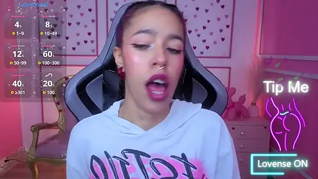 Snapshot of stephania_t chatting on December 2025 12:00:01 PM stephania t online show from December 2025 12:00:01 PM