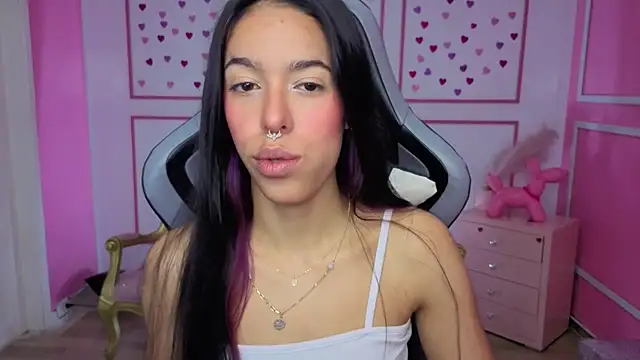 Snapshot of stephania_t chatting on February 2026 12:32:02 PM stephania t online show from February 2026 12:32:02 PM