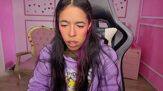 Snapshot of stephania_t chatting on February 2026 12:09:01 PM stephania t online show from February 2026 12:09:01 PM