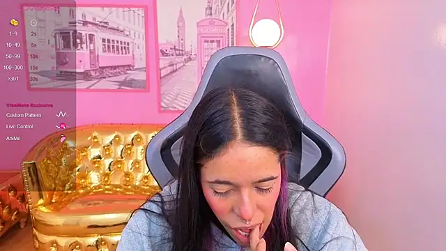 Snapshot of stephania_t chatting on February 2026 12:36:01 PM stephania t online show from February 2026 12:36:01 PM