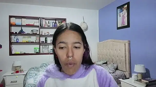 Snapshot of stephania_t chatting on February 2026 02:35:01 PM stephania t online show from February 2026 02:35:01 PM