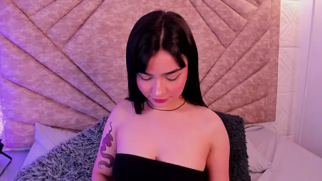 Snapshot of ConnieFontane chatting on March 2025 04:37:02 AM ConnieFontane online show from March 2025 04:37:02 AM