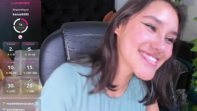 Snapshot of _Sophie__miller chatting on March 2025 10:22:02 PM Sophie miller online show from March 2025 10:22:02 PM