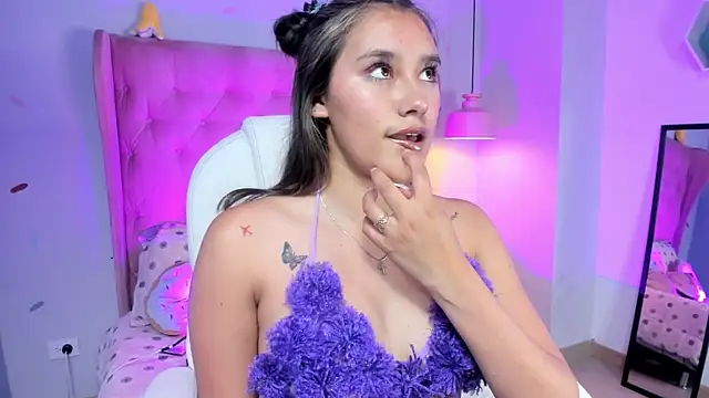 Snapshot of _Sophie__miller chatting on November 2025 08:41:02 PM Sophie miller online show from November 2025 08:41:02 PM