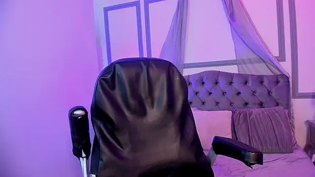  Sophie  miller online show from April 2026 07:58:02 PM